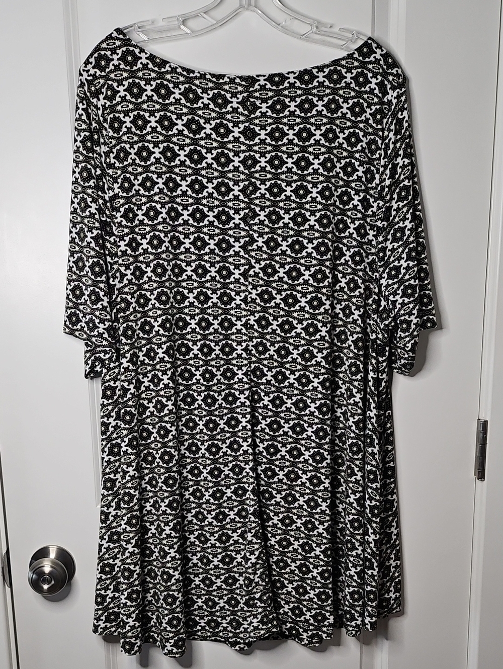 Lane Bryant Size 22/24 Plus Size Swing Tunic Top Black White Geometric Stretch - Picture 6 of 12